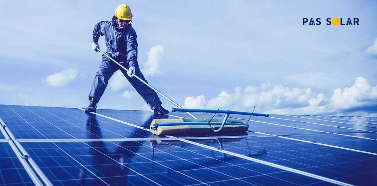 cleaning-solar-panels